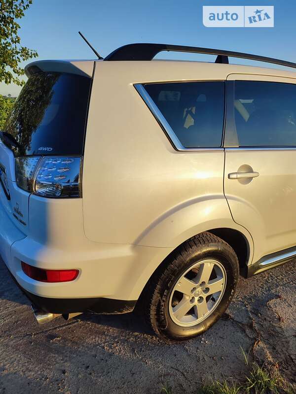 Внедорожник / Кроссовер Mitsubishi Outlander 2012 в Нежине