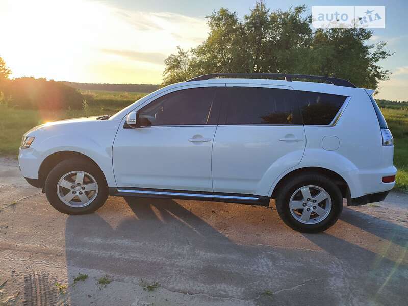 Внедорожник / Кроссовер Mitsubishi Outlander 2012 в Нежине