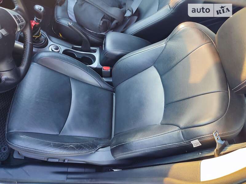 Внедорожник / Кроссовер Mitsubishi Outlander 2012 в Нежине