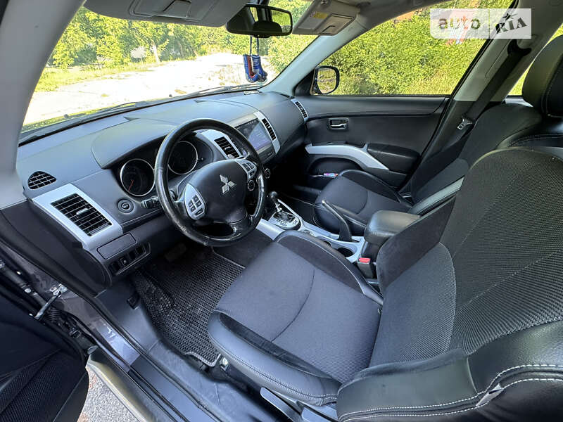 Внедорожник / Кроссовер Mitsubishi Outlander 2011 в Полтаве