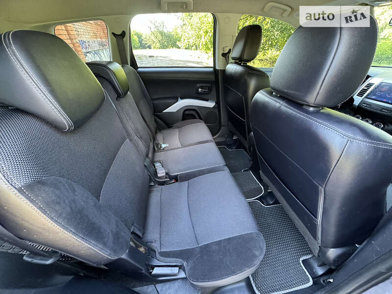 Внедорожник / Кроссовер Mitsubishi Outlander 2011 в Полтаве