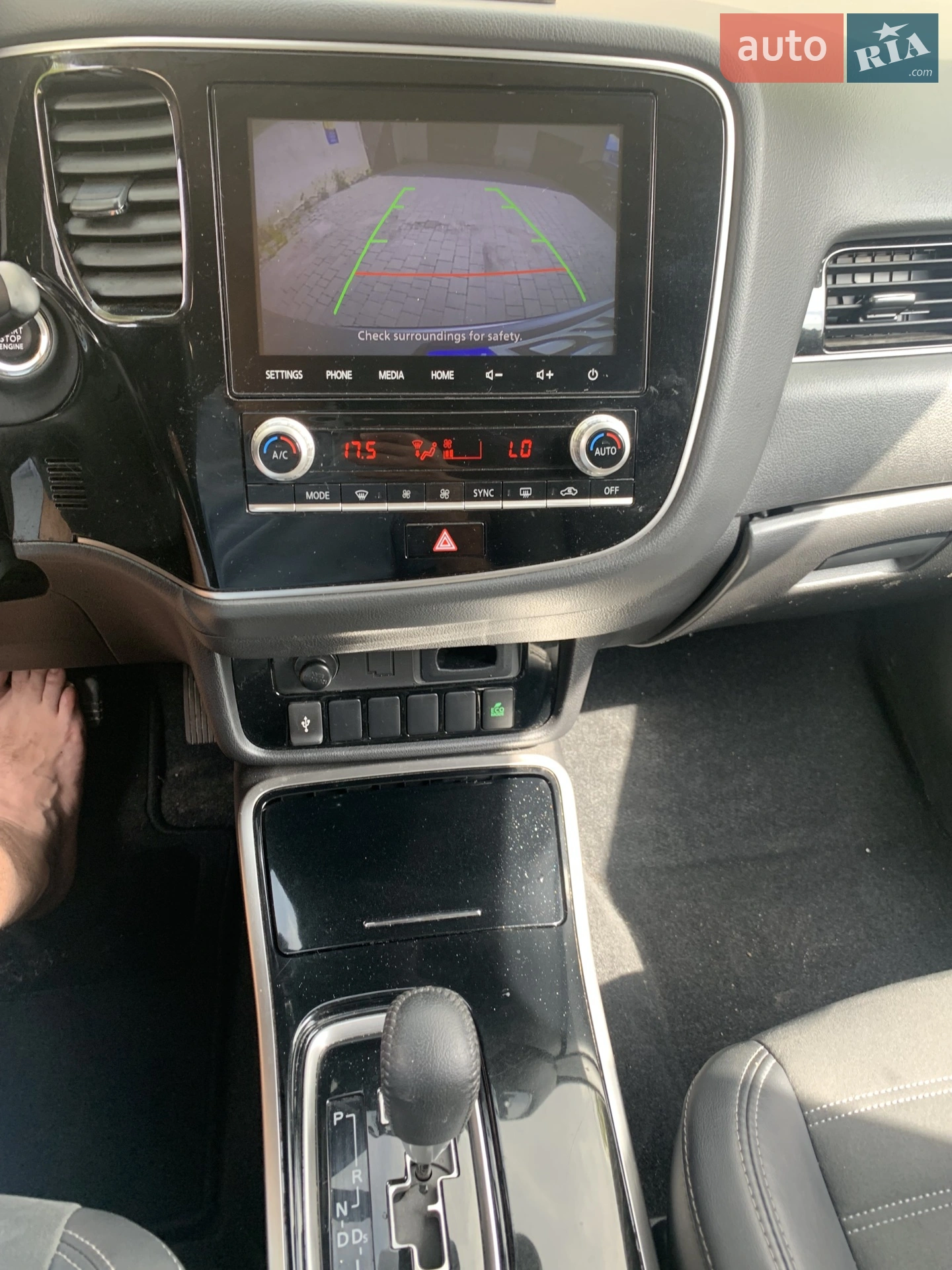 2020 Mitsubishi Outlander - мініатюра 9