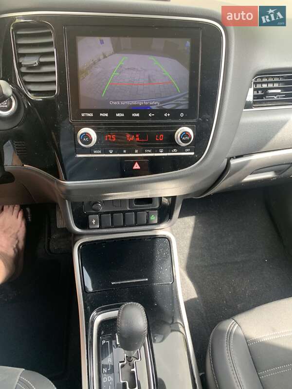 Внедорожник / Кроссовер Mitsubishi Outlander 2020 в Бродах