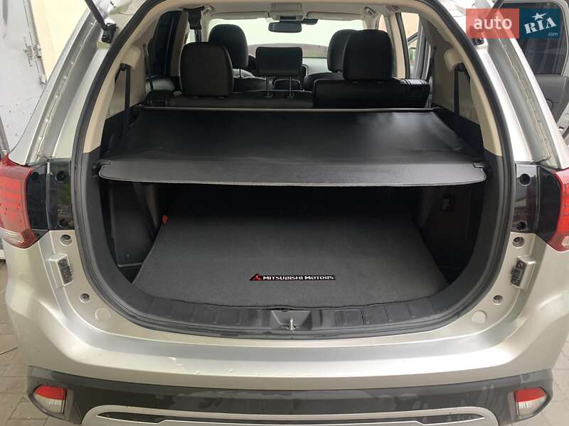 Внедорожник / Кроссовер Mitsubishi Outlander 2020 в Бродах