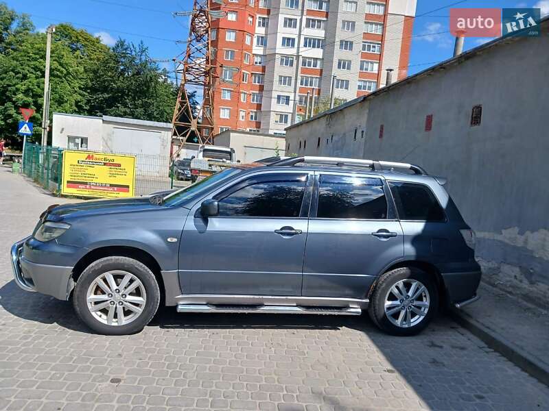 Внедорожник / Кроссовер Mitsubishi Outlander 2004 в Тернополе фото 11 Внедорожник / Кроссовер Mitsubishi Outlander 2004 в Тернополе