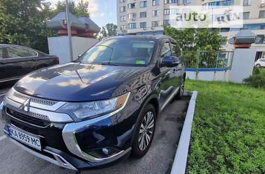 Позашляховик / Кросовер Mitsubishi Outlander 2019 в Києві