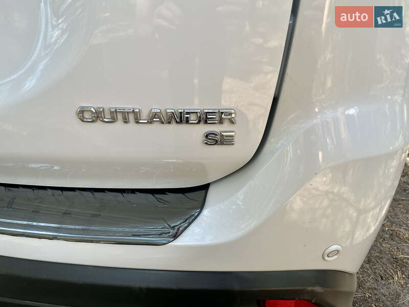 Внедорожник / Кроссовер Mitsubishi Outlander 2016 в Днепре