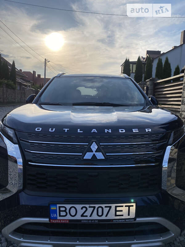 Внедорожник / Кроссовер Mitsubishi Outlander 2022 в Тернополе