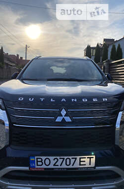 Позашляховик / Кросовер Mitsubishi Outlander 2022 в Тернополі