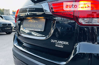 Позашляховик / Кросовер Mitsubishi Outlander 2018 в Харкові