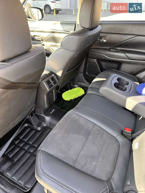 Позашляховик / Кросовер Mitsubishi Outlander 2018 в Запоріжжі