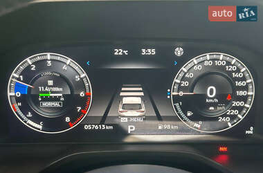 Внедорожник / Кроссовер Mitsubishi Outlander 2021 в 