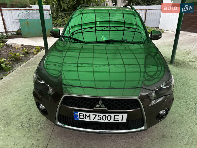 Mitsubishi Outlander 2011