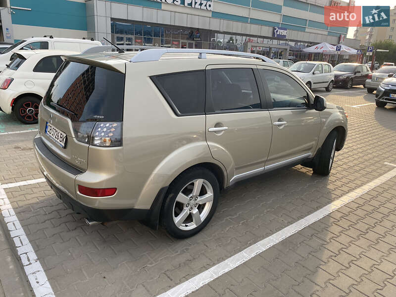 Позашляховик / Кросовер Mitsubishi Outlander 2007 в Києві