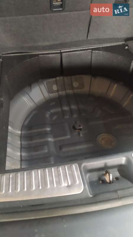 Позашляховик / Кросовер Mitsubishi Outlander 2005 в Звягелі фото 5 Позашляховик / Кросовер Mitsubishi Outlander 2005 в Звягелі