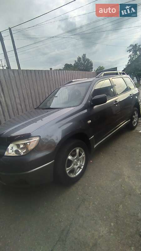Позашляховик / Кросовер Mitsubishi Outlander 2005 в Звягелі фото 7 Позашляховик / Кросовер Mitsubishi Outlander 2005 в Звягелі
