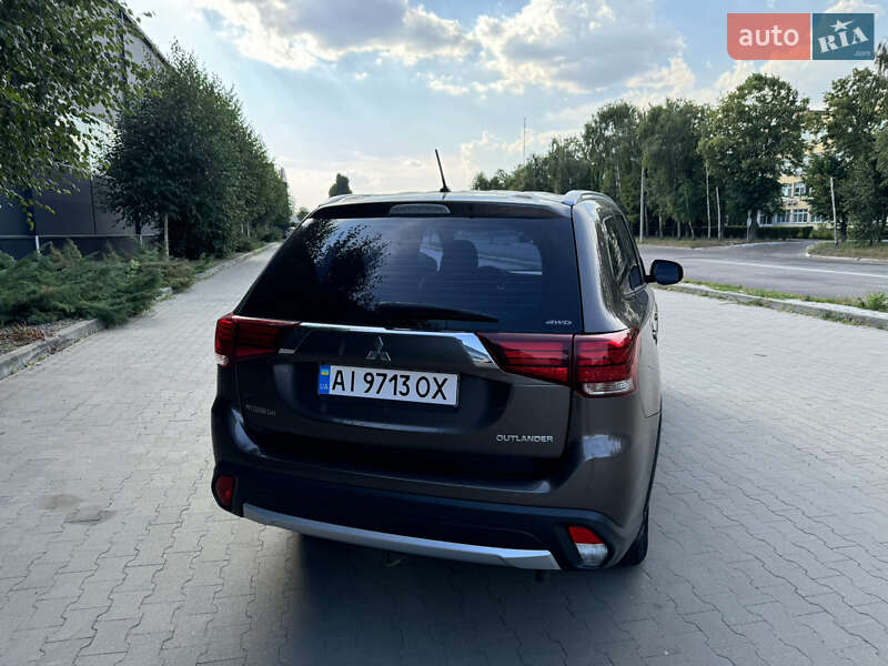 Внедорожник / Кроссовер Mitsubishi Outlander 2016 в Белой Церкви фото 10 Внедорожник / Кроссовер Mitsubishi Outlander 2016 в Белой Церкви