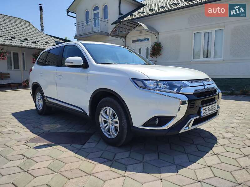 Внедорожник / Кроссовер Mitsubishi Outlander 2021 в Черновцах