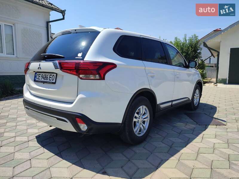 Внедорожник / Кроссовер Mitsubishi Outlander 2021 в Черновцах