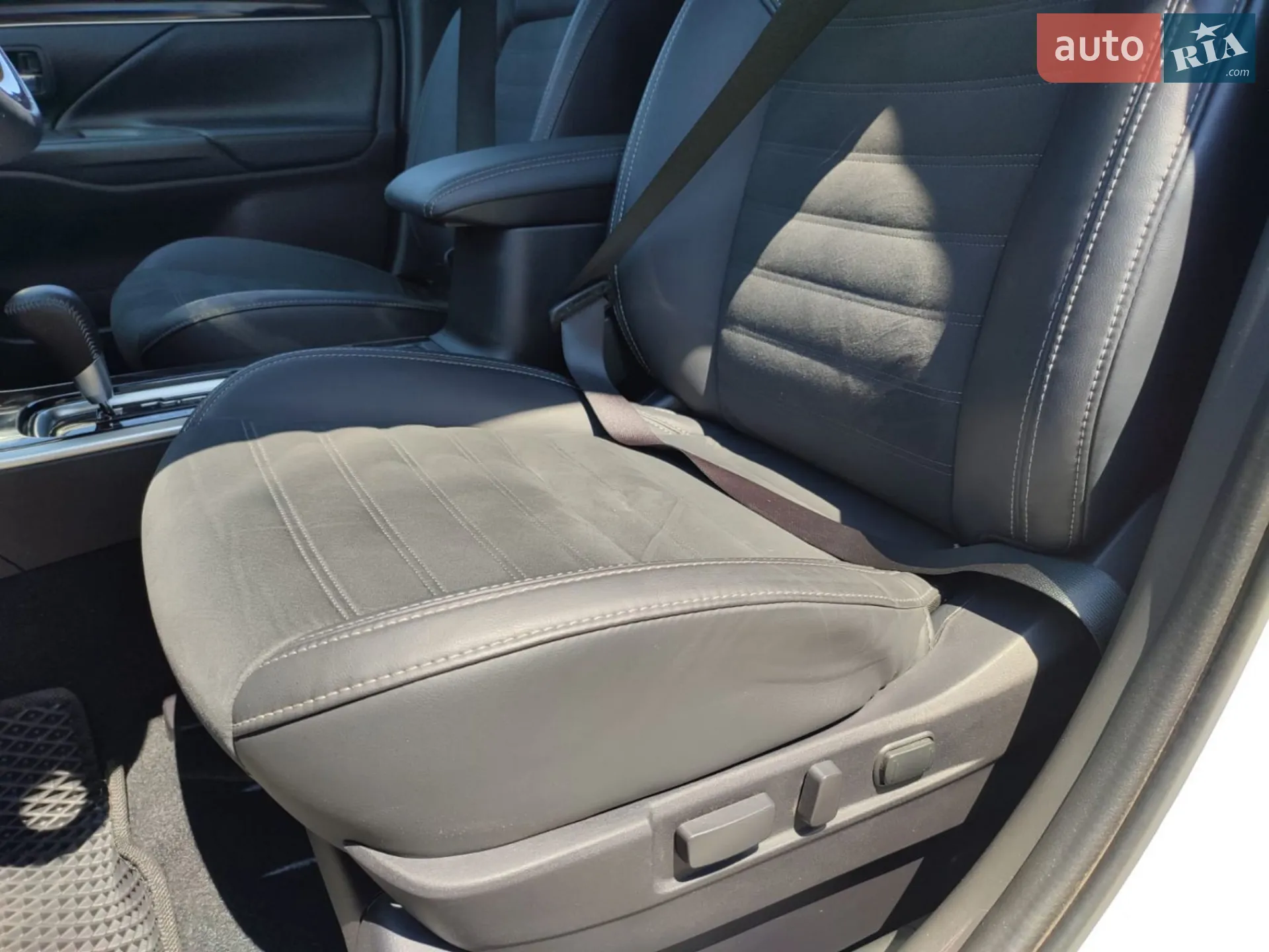 2021 Mitsubishi Outlander - мініатюра 37