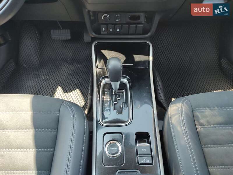 Внедорожник / Кроссовер Mitsubishi Outlander 2021 в Черновцах