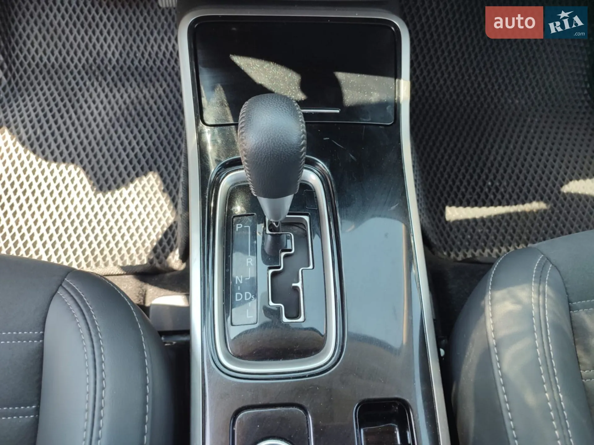 2021 Mitsubishi Outlander - мініатюра 61