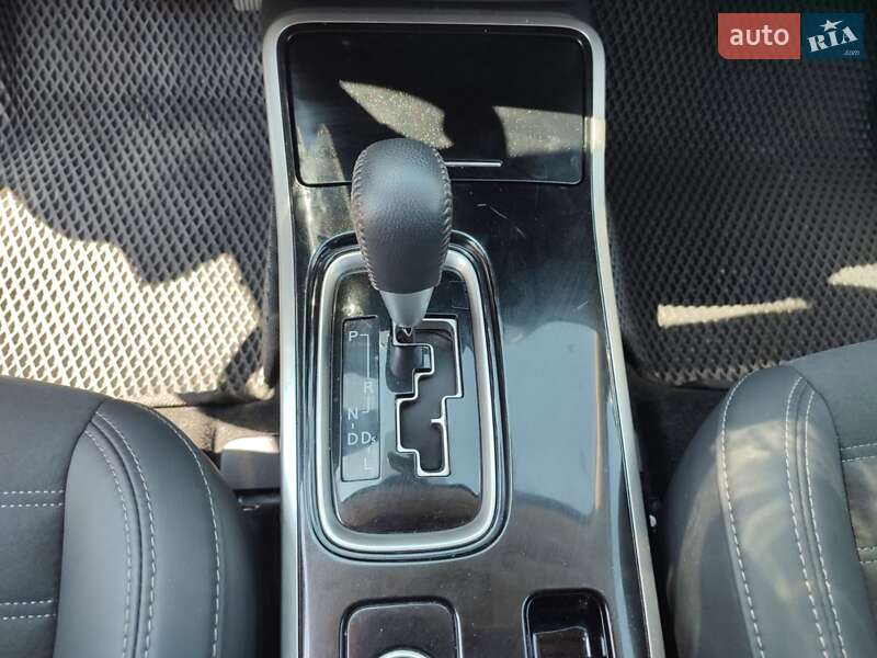 Внедорожник / Кроссовер Mitsubishi Outlander 2021 в Черновцах