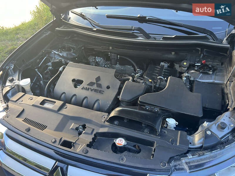 Внедорожник / Кроссовер Mitsubishi Outlander 2018 в Киеве