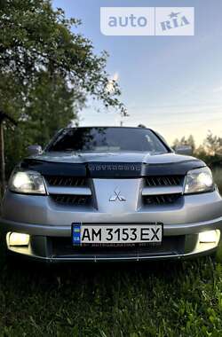 Внедорожник / Кроссовер Mitsubishi Outlander 2005 в 