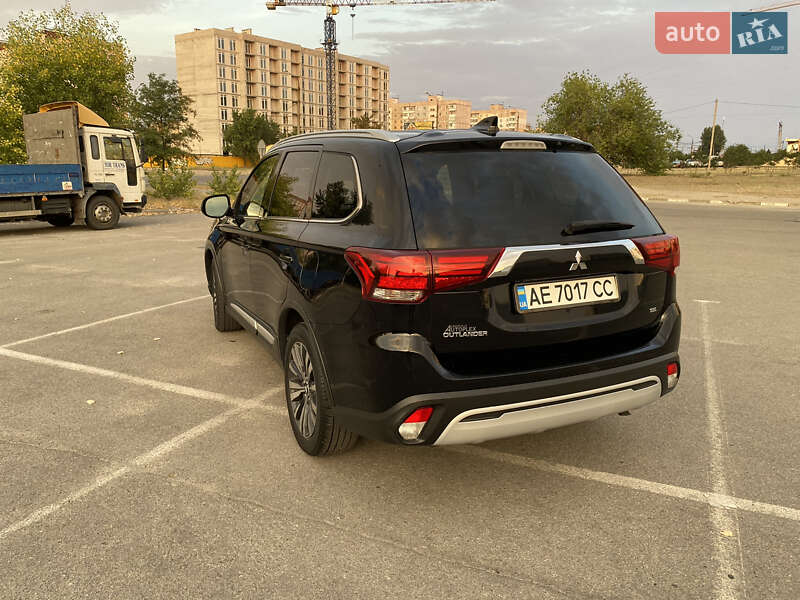 Внедорожник / Кроссовер Mitsubishi Outlander 2020 в Запорожье