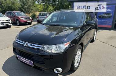 Внедорожник / Кроссовер Mitsubishi Outlander 2013 в 