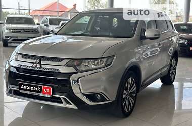 Внедорожник / Кроссовер Mitsubishi Outlander 2019 в Одессе