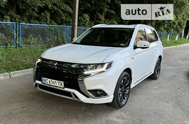 Внедорожник / Кроссовер Mitsubishi Outlander 2018 в Львове