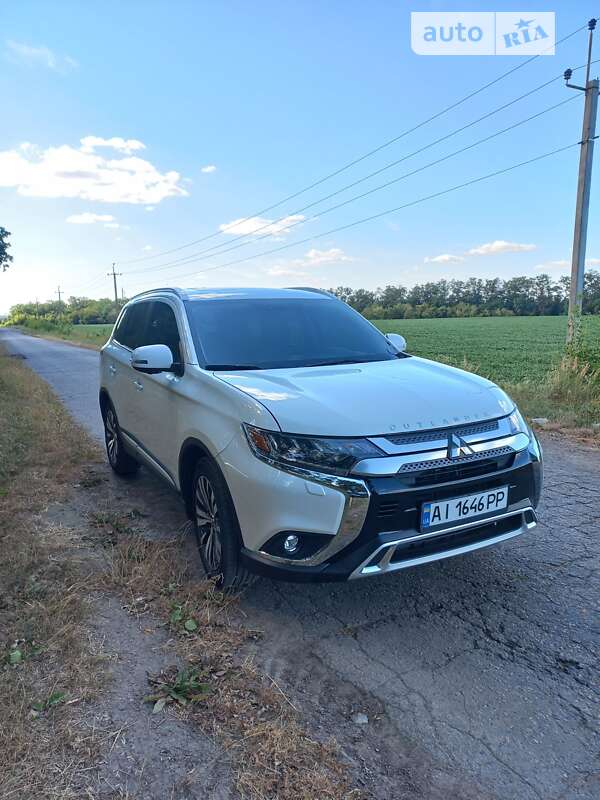 Позашляховик / Кросовер Mitsubishi Outlander 2018 в Білій Церкві