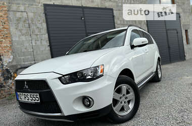 Внедорожник / Кроссовер Mitsubishi Outlander 2011 в Дубно