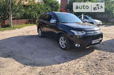 Внедорожник / Кроссовер Mitsubishi Outlander 2012 в Козельце