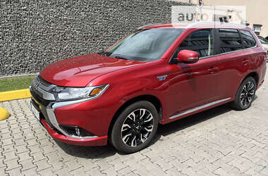 Внедорожник / Кроссовер Mitsubishi Outlander 2018 в Ивано-Франковске