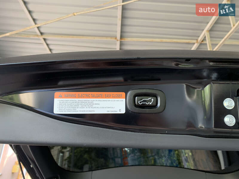 Позашляховик / Кросовер Mitsubishi Outlander 2016 в Запоріжжі