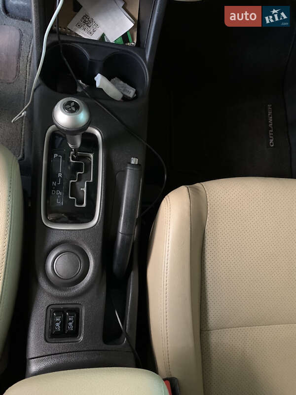 Позашляховик / Кросовер Mitsubishi Outlander 2016 в Запоріжжі