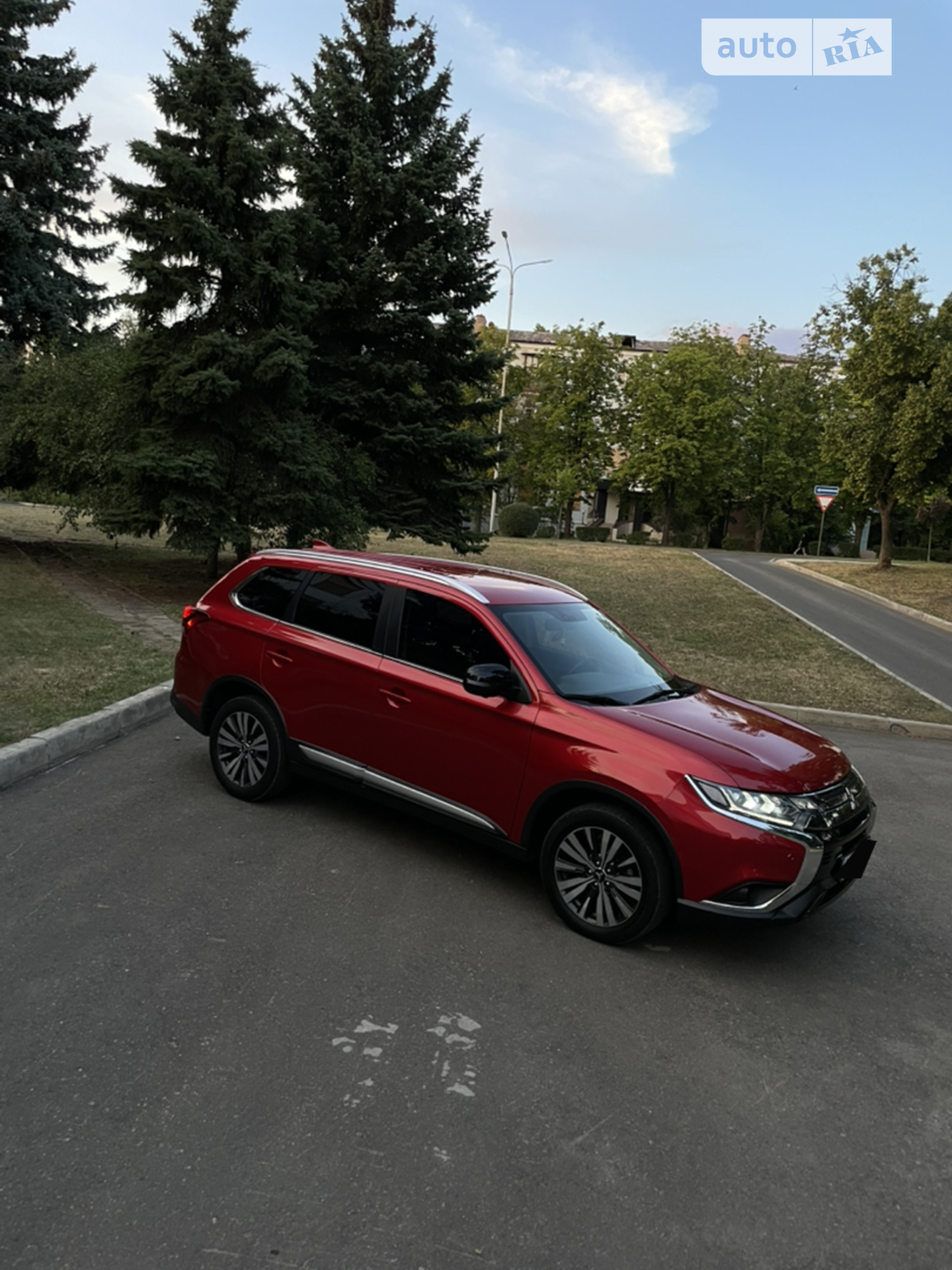 2019 Mitsubishi Outlander - мініатюра 4