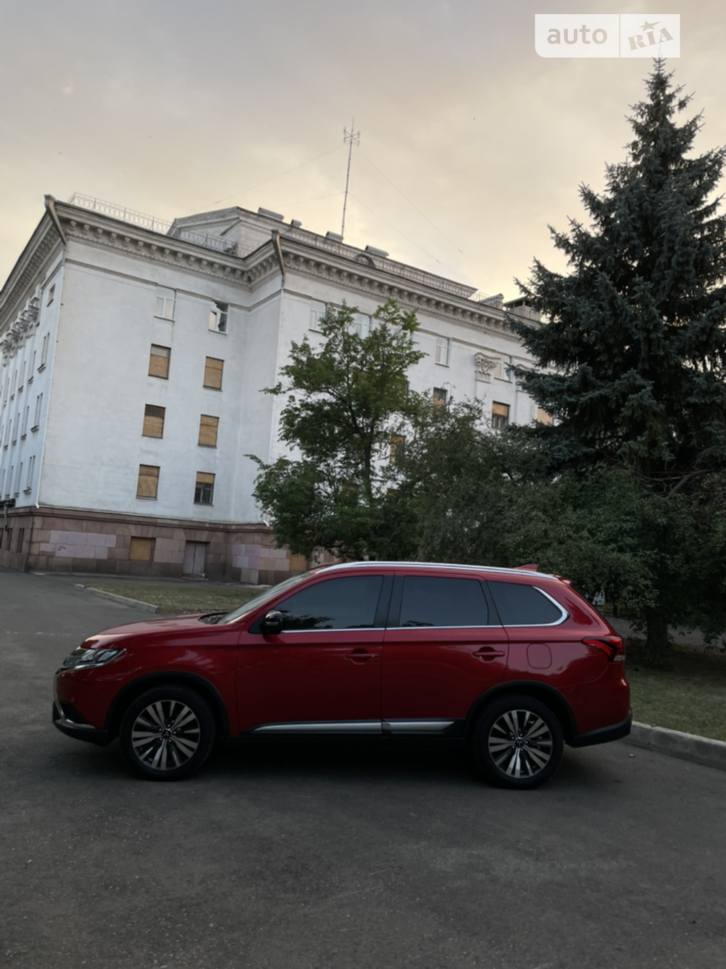 2019 Mitsubishi Outlander - мініатюра 3