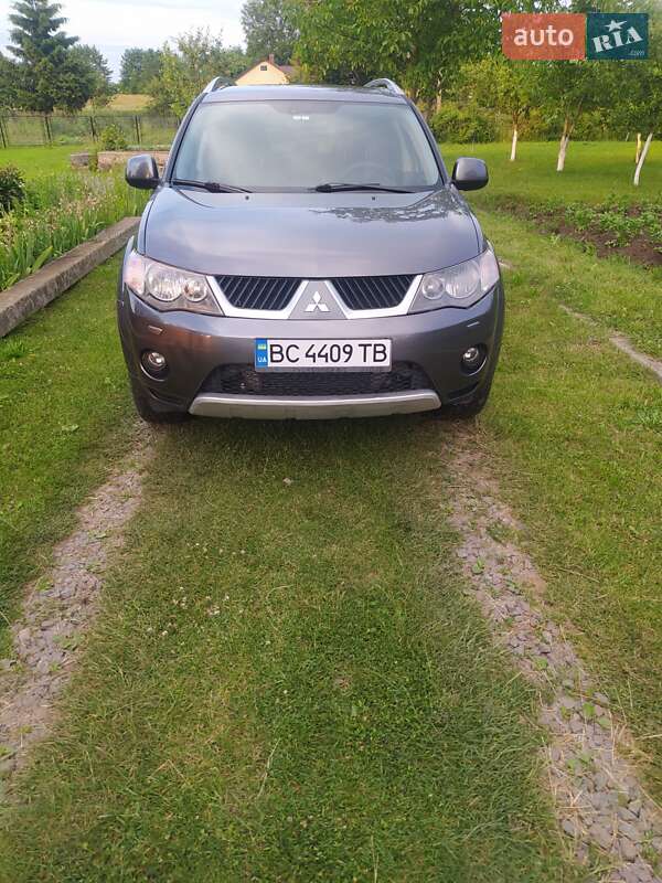 Внедорожник / Кроссовер Mitsubishi Outlander 2008 в Каменке-Бугской