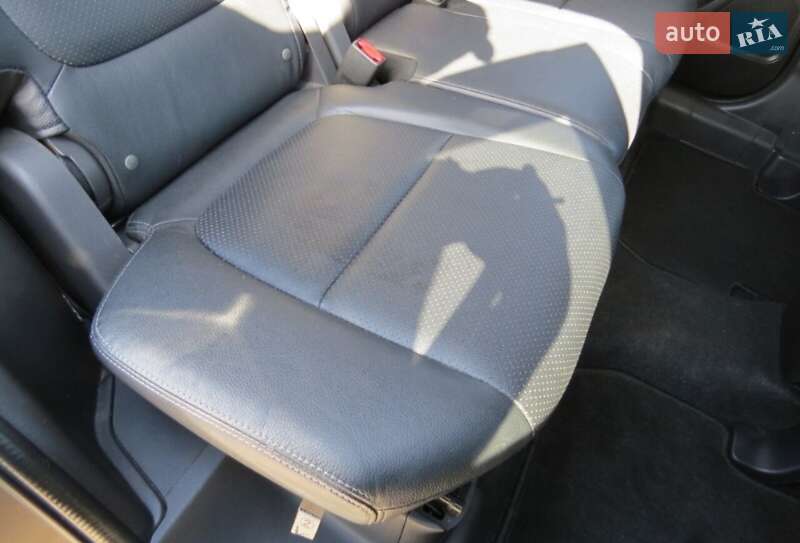 Позашляховик / Кросовер Mitsubishi Outlander 2015 в Кропивницькому