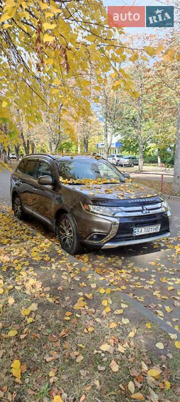 Позашляховик / Кросовер Mitsubishi Outlander 2015 в Кропивницькому