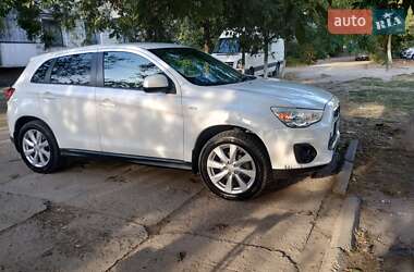 Внедорожник / Кроссовер Mitsubishi Outlander 2013 в 