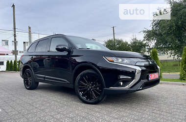 Внедорожник / Кроссовер Mitsubishi Outlander 2019 в Львове