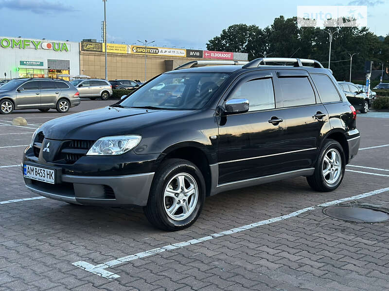 Внедорожник / Кроссовер Mitsubishi Outlander 2005 в Житомире