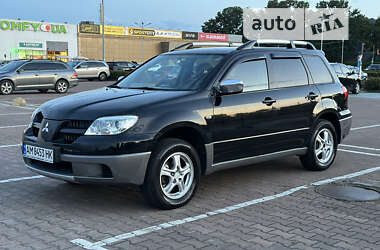 Внедорожник / Кроссовер Mitsubishi Outlander 2005 в 