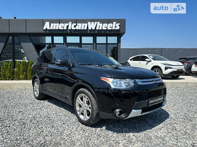 Внедорожник / Кроссовер Mitsubishi Outlander 2014 в Черновцах