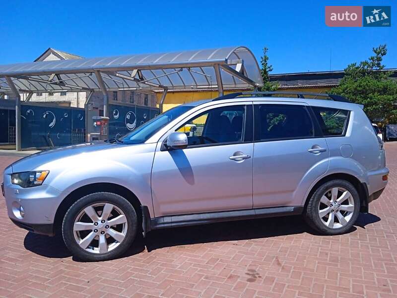 Позашляховик / Кросовер Mitsubishi Outlander 2011 в Рівному